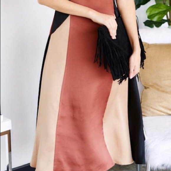 Dress - Picture 4 of 4